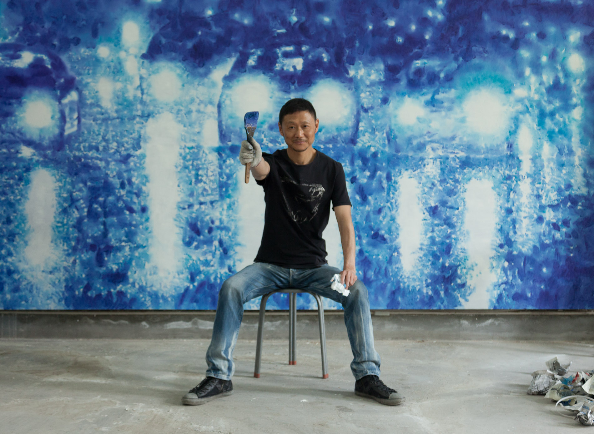 Han Qing in his studio at Beigao, very close to my first residence in Beijing.